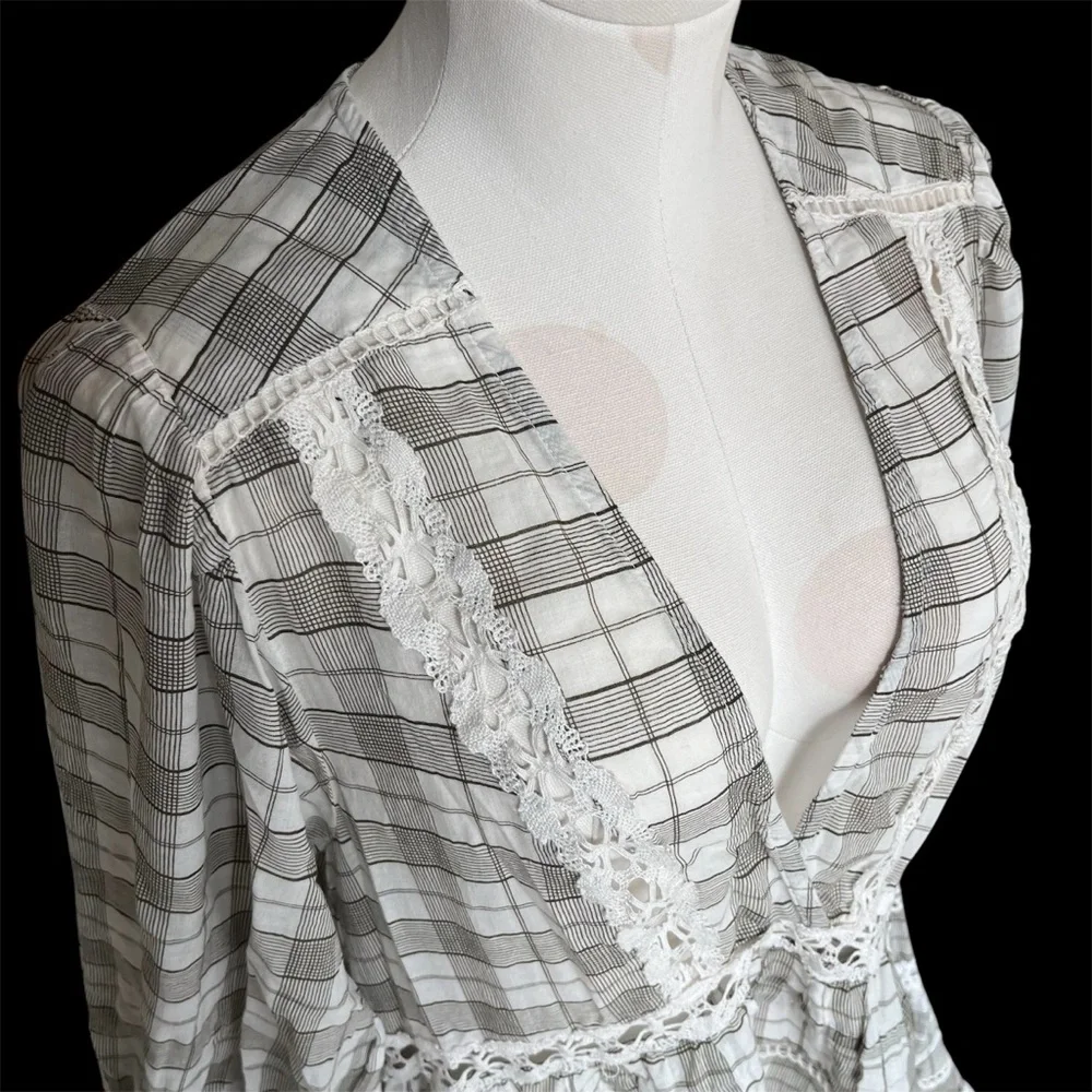 Free People Time Out Tunic like new Small Plaid with lace detail